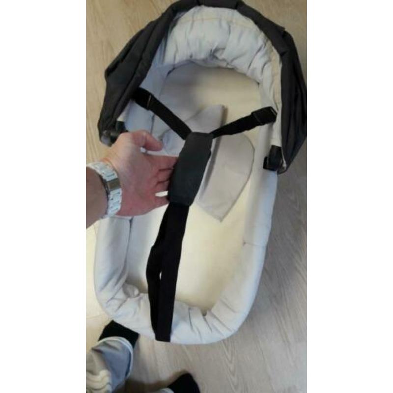 Zeer nette en complete Mutsy Team College 01 (luxe groen)