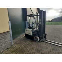 Crown heftruck elektriche 3 delige mast zeer wijnig uur 4253