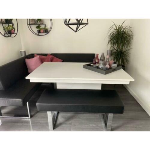Eetkamer set.