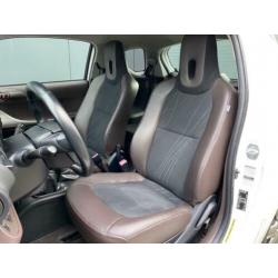 Toyota iQ 1.0 VVTi Aspiration Half leer - Stoelverwarming