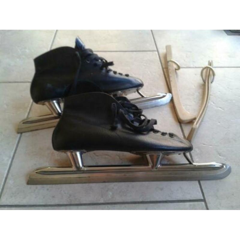 Schaatsen te koop aangeboden i.z.g.s.