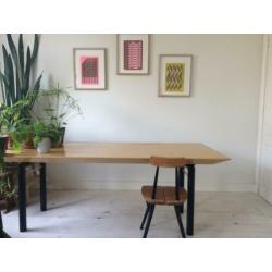 Eettafel - mooi vormgegeven