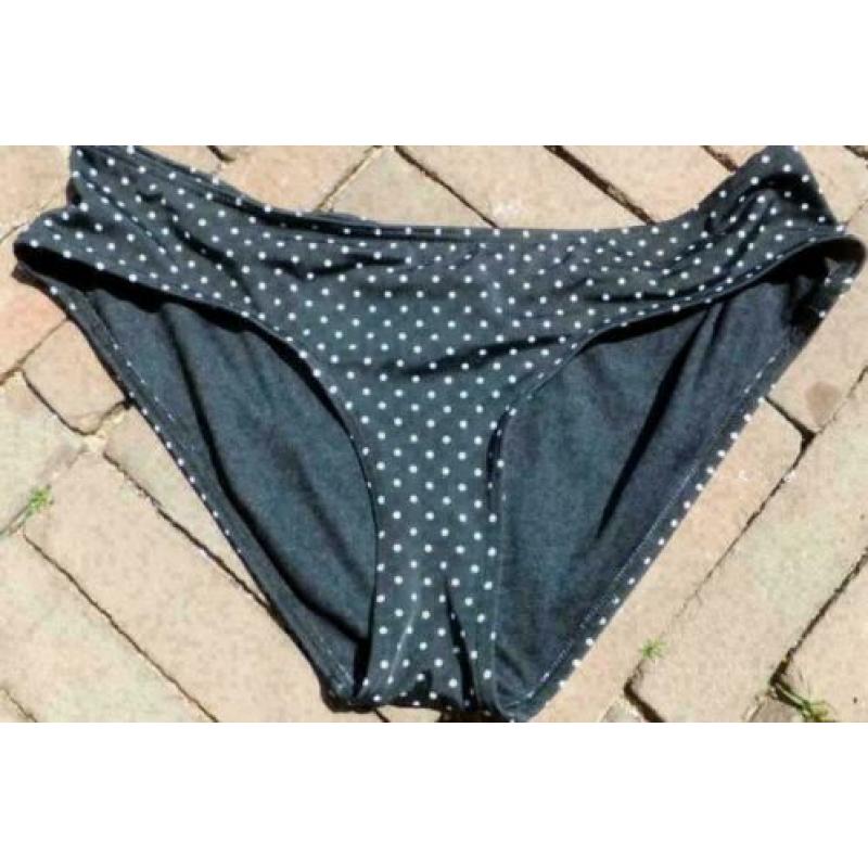 zwart/wit stip bikini mt 38 voorgevormde 75C cup