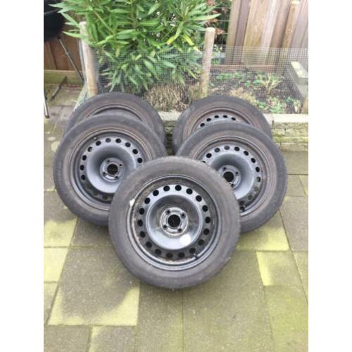 Banden met stalen velg