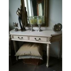 Brocante royale sidetable