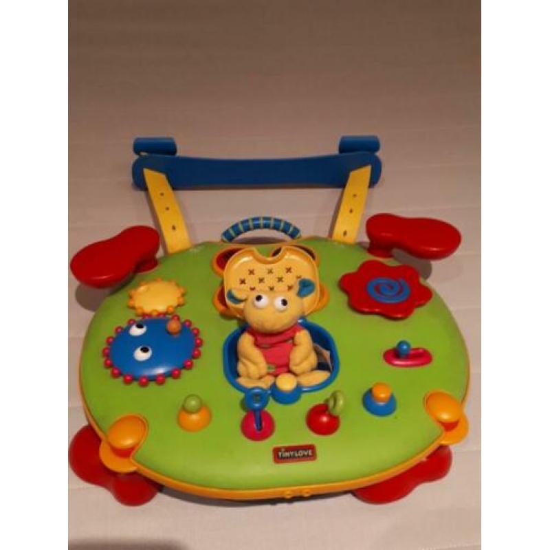 Baby activitycentre van Tinylove. Zeer goede staat! Heeft aa