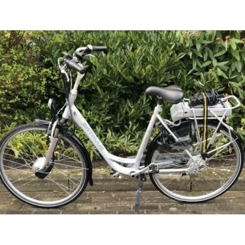 Goede Staat Batavus Genova 7 Elektrische Dames Fiets
