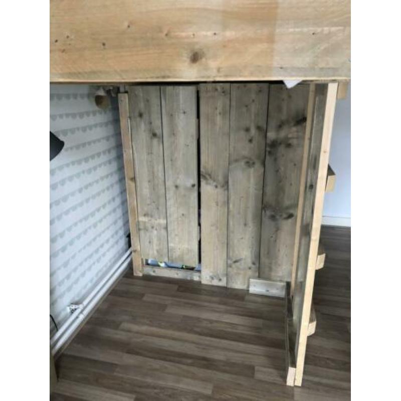 Steigerhout hoogslaper met ingebouwde kast