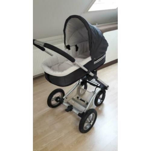 Zeer nette en complete Mutsy Team College 01 (luxe groen)