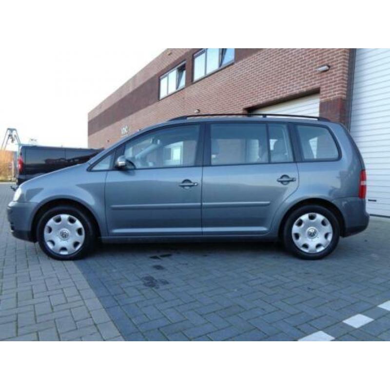 Volkswagen Touran 2.0-16V FSI Trendline Airco! 190DKM! NAP!