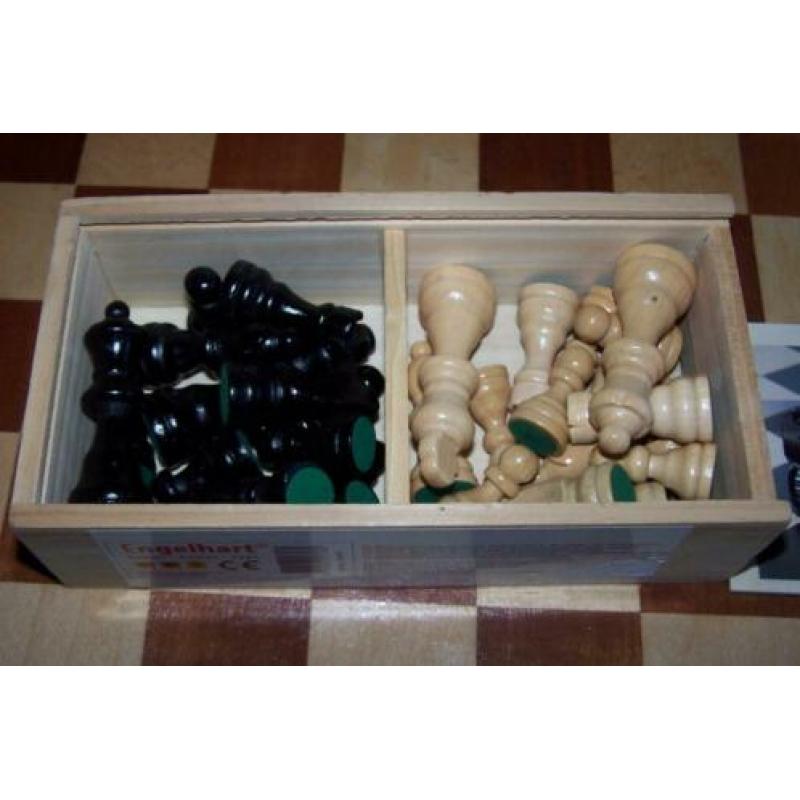 Luxe houten schaakspel. KH. 76mm. Bord 43x43cm. Izgs.