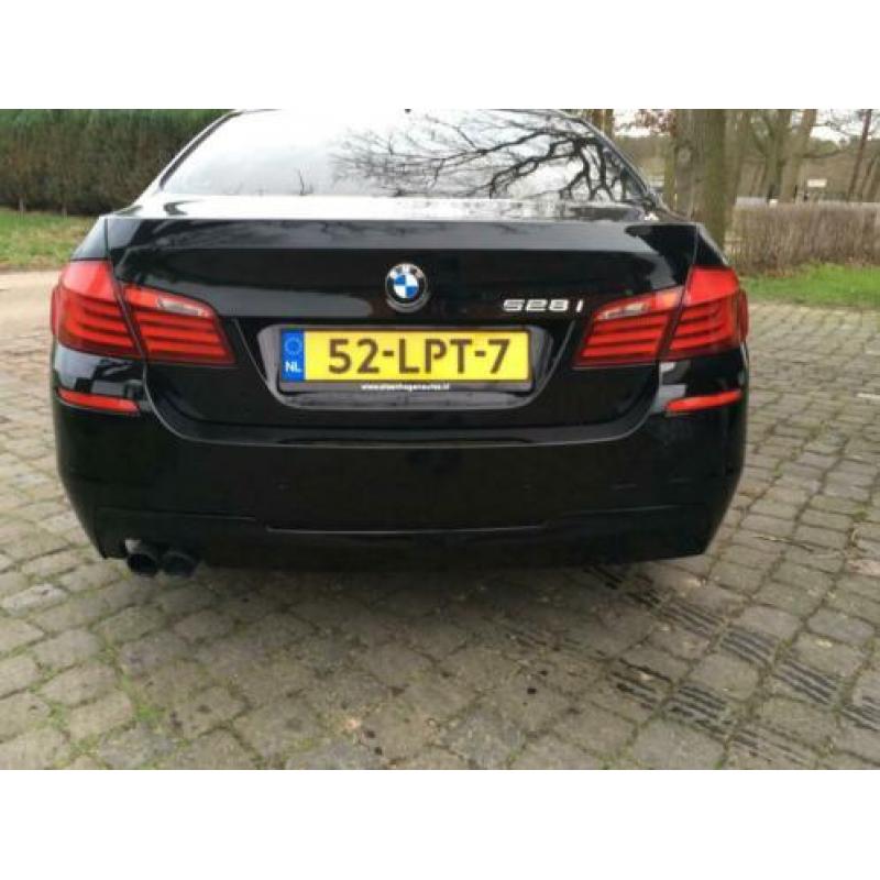 BMW 5-serie 528i High Executive M pakket dealer onderhouden
