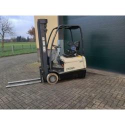 Crown heftruck elektriche 3 delige mast zeer wijnig uur 4253