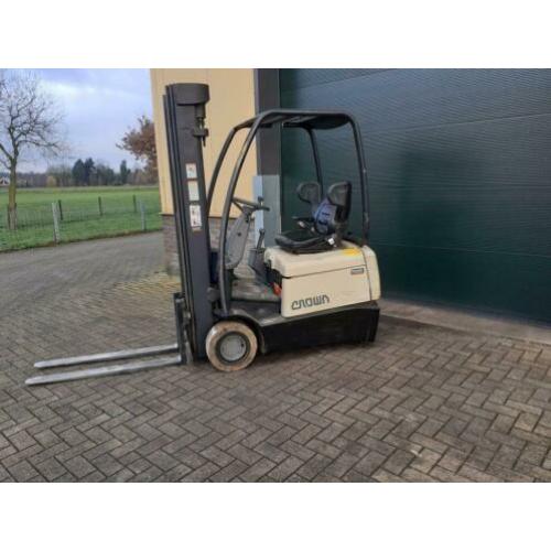 Crown heftruck elektriche 3 delige mast zeer wijnig uur 4253