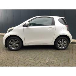Toyota iQ 1.0 VVTi Aspiration Half leer - Stoelverwarming