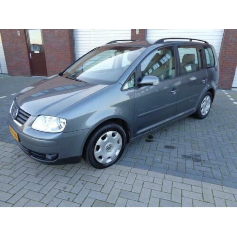 Volkswagen Touran 2.0-16V FSI Trendline Airco! 190DKM! NAP!