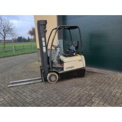 Crown heftruck elektriche 3 delige mast zeer wijnig uur 4253