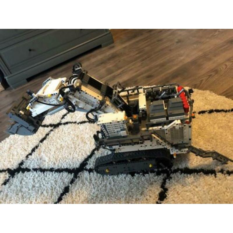 Lego Technic 42100 Liebherr R 9800 graafmachine