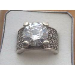 Massief Sterling zilveren ring met natuurlijk steen
