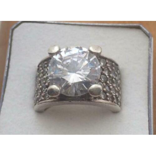 Massief Sterling zilveren ring met natuurlijk steen
