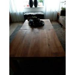 Vierkante teakhouten tafels
