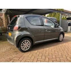 Toyota Aygo 1.0 12V Vvt-i 5DRS 2010 Groen