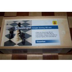 Luxe houten schaakspel. KH. 76mm. Bord 43x43cm. Izgs.