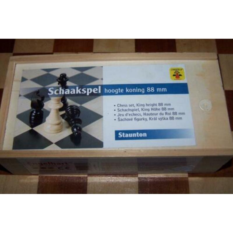 Luxe houten schaakspel. KH. 76mm. Bord 43x43cm. Izgs.
