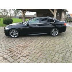 BMW 5-serie 528i High Executive M pakket dealer onderhouden