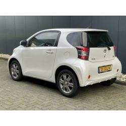 Toyota iQ 1.0 VVTi Aspiration Half leer - Stoelverwarming