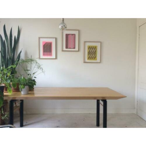 Eettafel - mooi vormgegeven