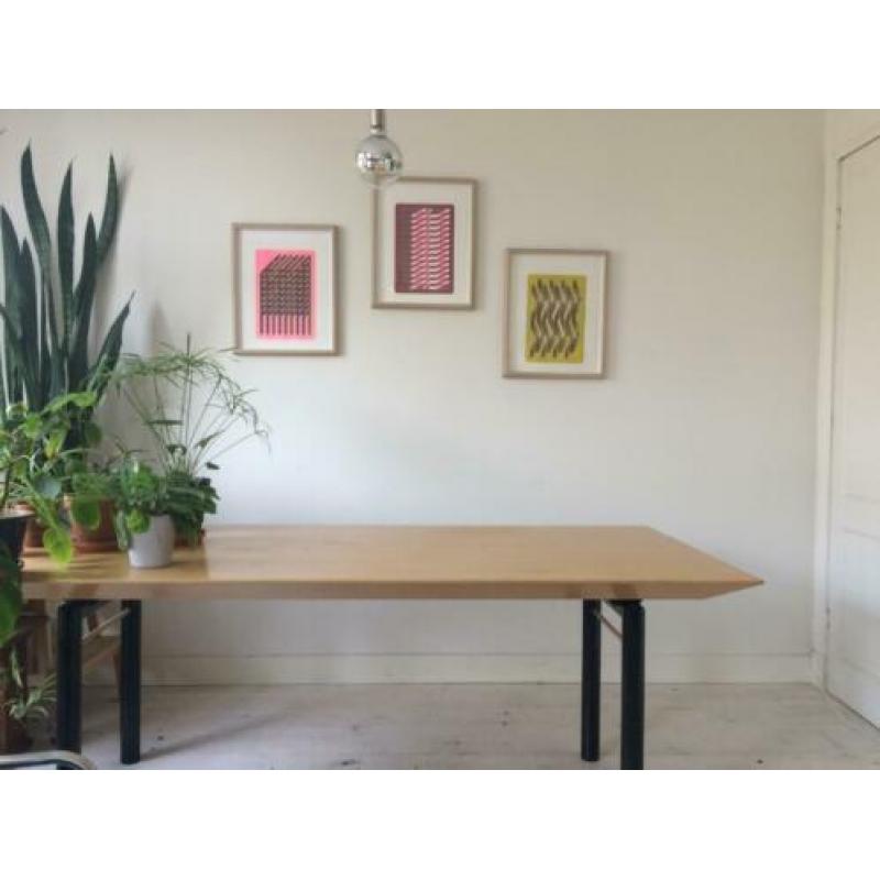 Eettafel - mooi vormgegeven