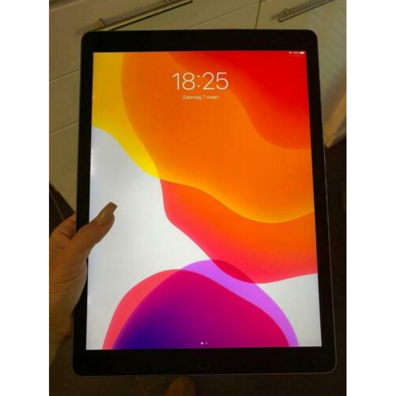 Ipad Pro 12.9 2de gen 256GB + origineel apple toetsenbord