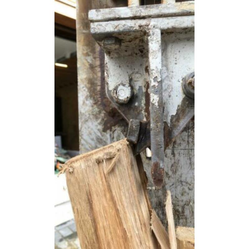 Verticale kloofmachine op benzine