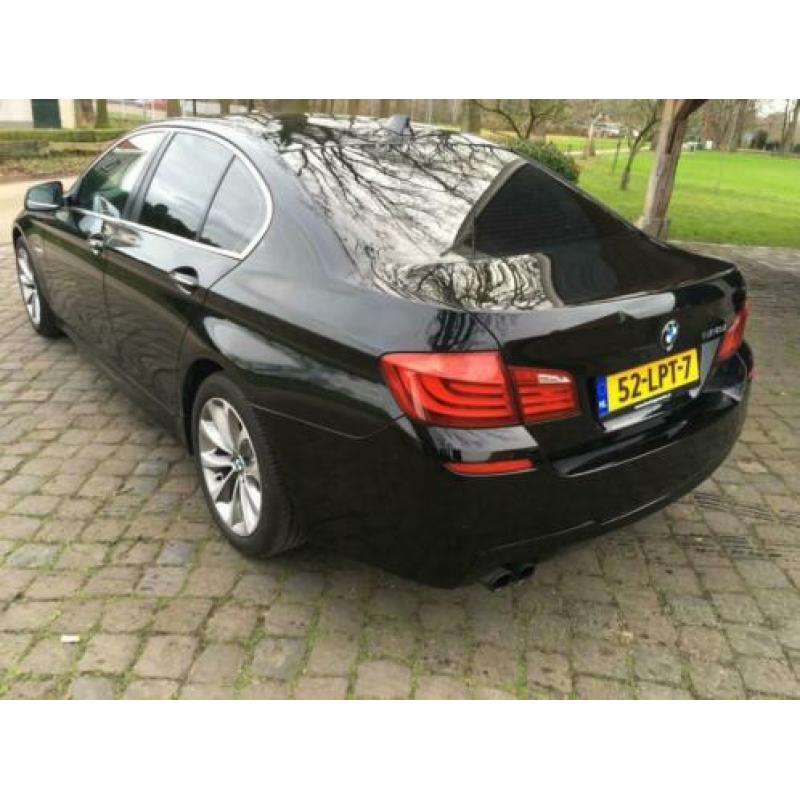 BMW 5-serie 528i High Executive M pakket dealer onderhouden