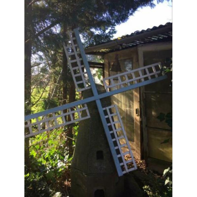 Tuin ornament molen beton beeld
