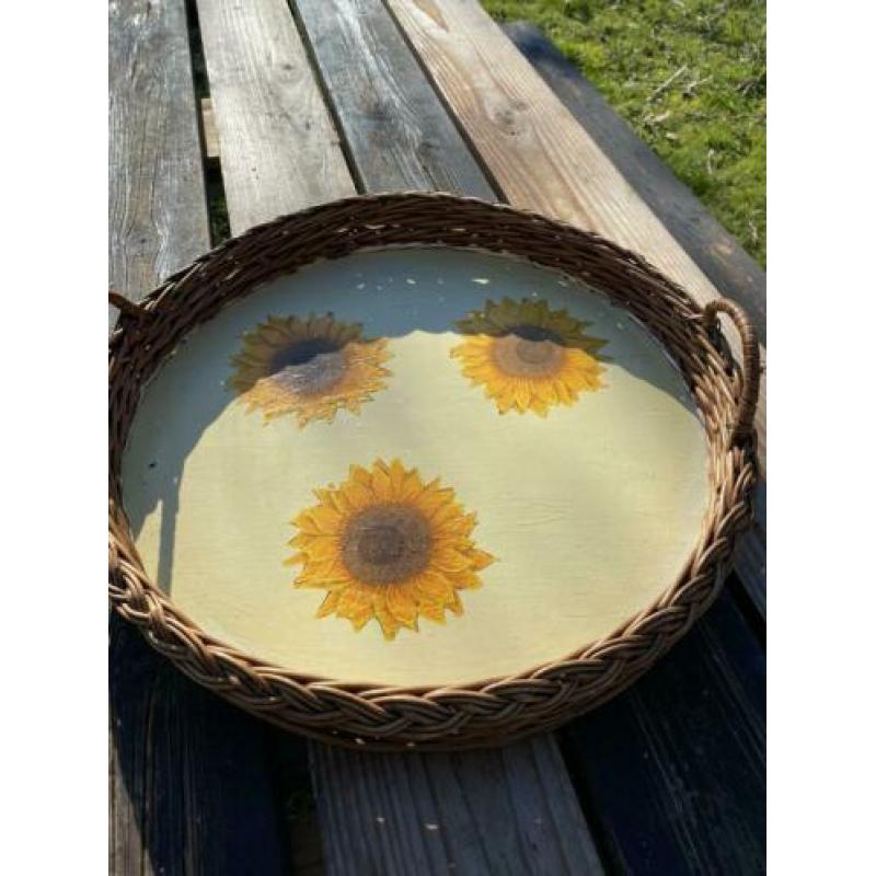 Rieten / houten dienblad met zonnebloemen