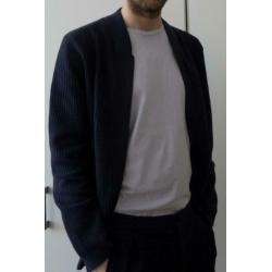 COS vest donkerblauw maat s (valt als m)