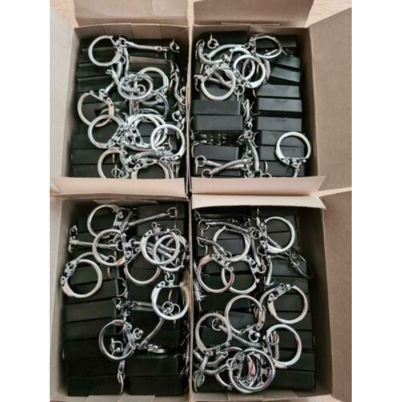 80 Rolmaat sleutelhangers..