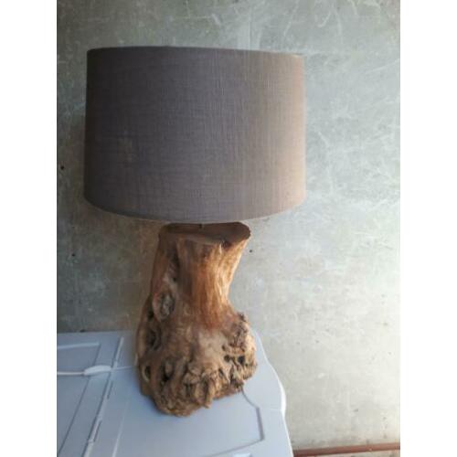 Te koop 2 grote en 2 kleine lampen van olijfboom