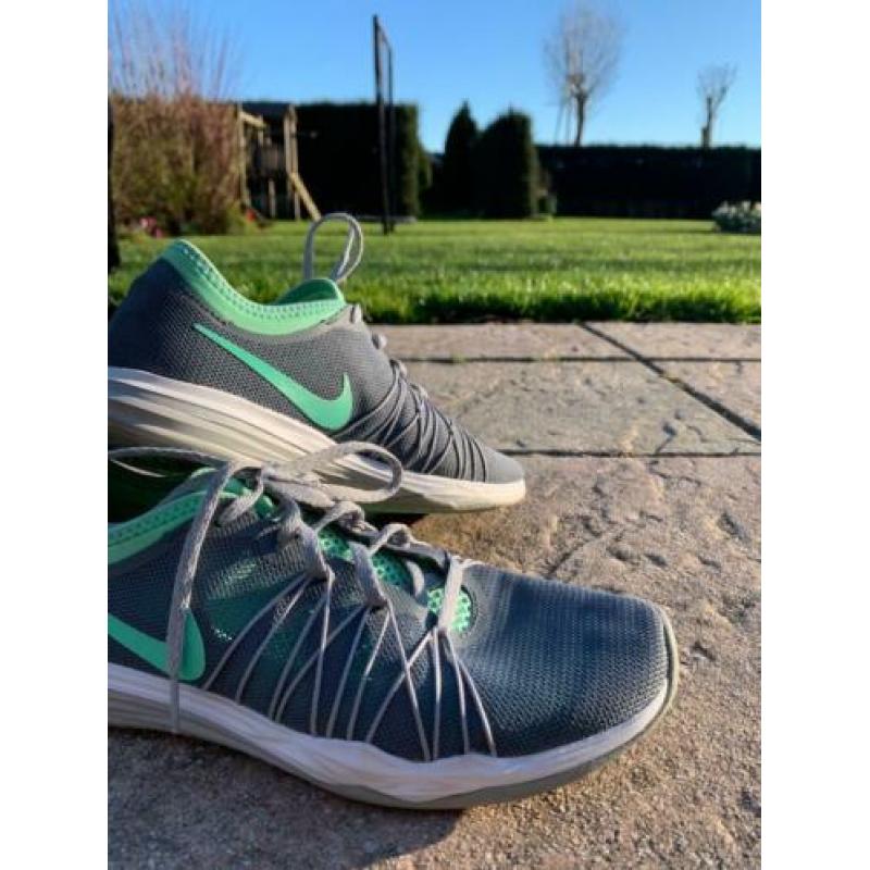 Nike dual fusion sportschoenen dames maat 39