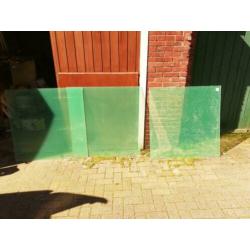 plexiglas 4 mm helder, 3 st. 100*100 cm. Tbv carona scherm