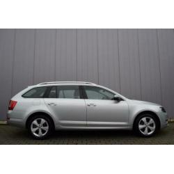 Skoda Octavia Combi 1.6 TDi DSG Elegance ECC, Sportstoelen,