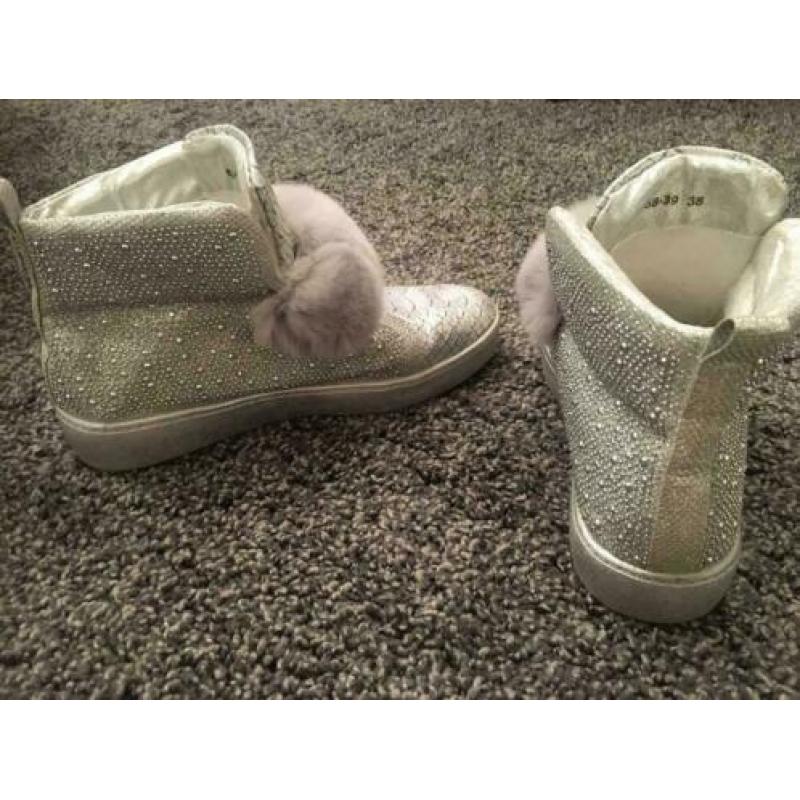 Als nieuw prachtige zilveren bling schoenen maat 38