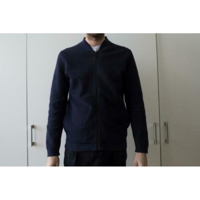 COS vest donkerblauw maat s (valt als m)