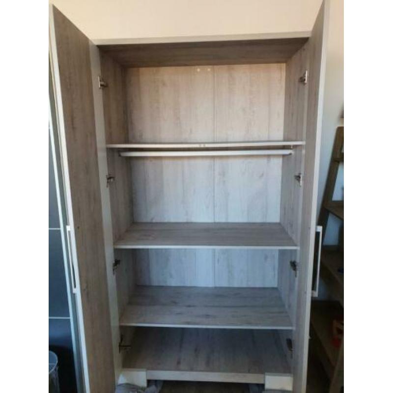 Interbaby commode en kledingkast voor de babykamer