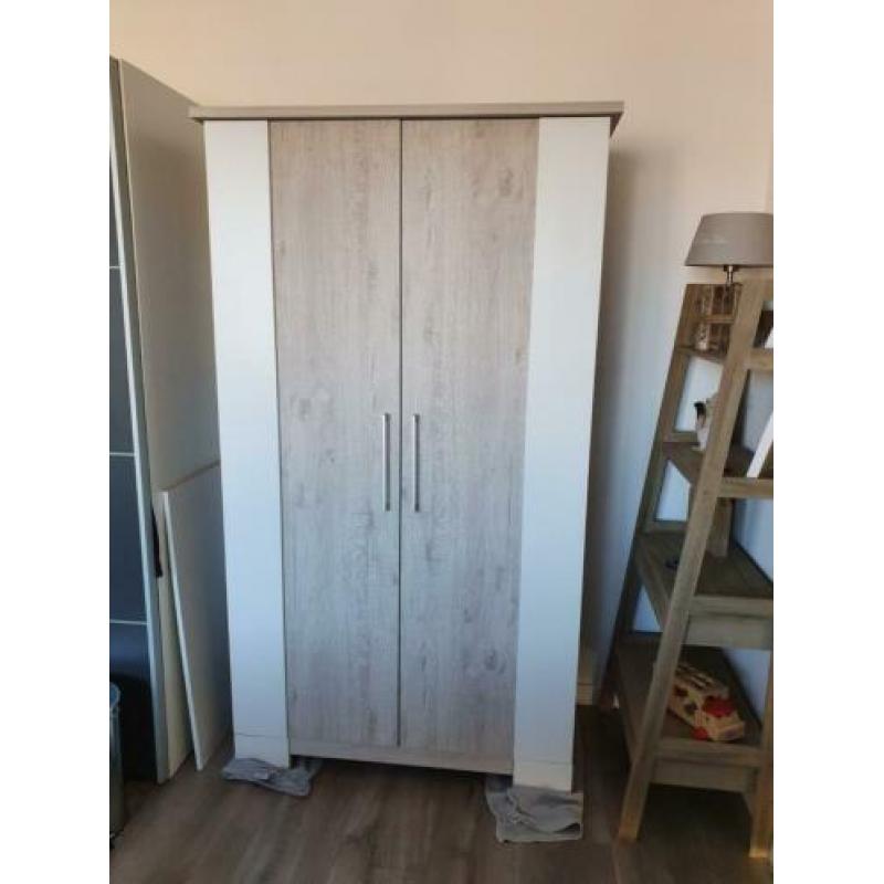 Interbaby commode en kledingkast voor de babykamer