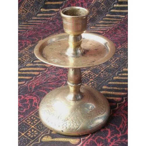 Zware antieke Chinese koperen kandelaar met draak 12,2 cm.