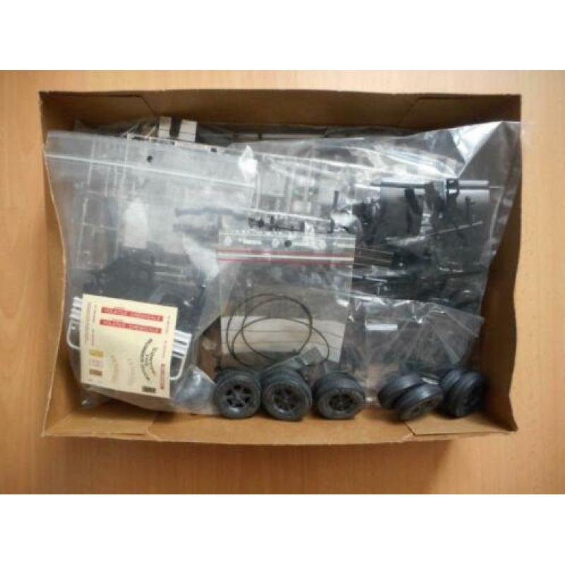 Mack Conventional "Rubber Duck" / ERTL 1:25