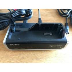 Sony DSC W90 digitale camera- Carl Zeiss lens - dockingstat.
